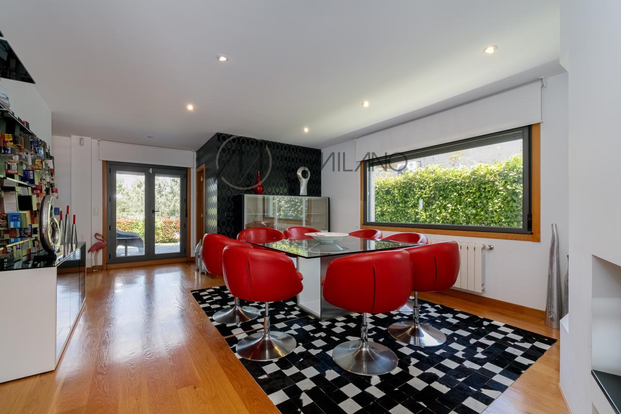 Exclusivo Chalet de Diseño en Lousado.