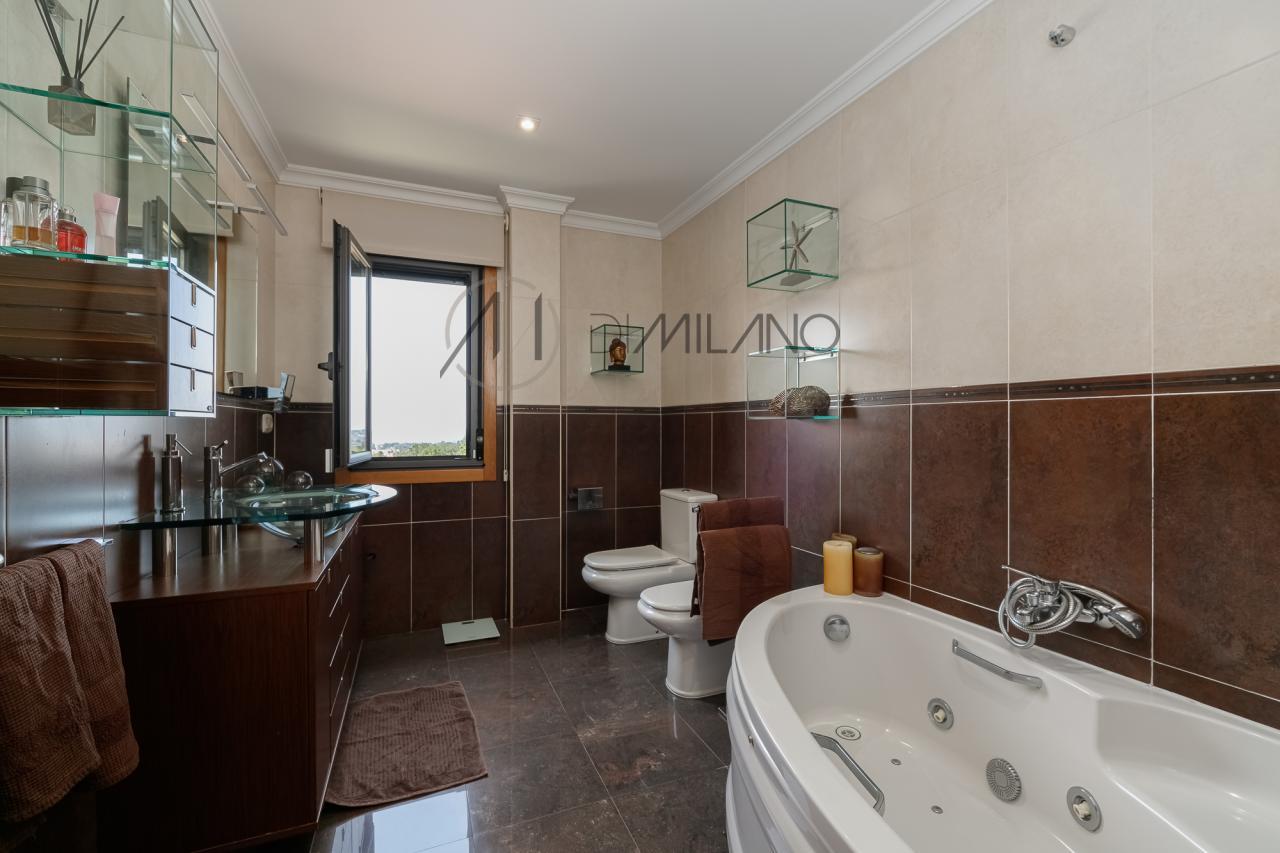 Exclusivo Chalet de Diseño en Lousado.