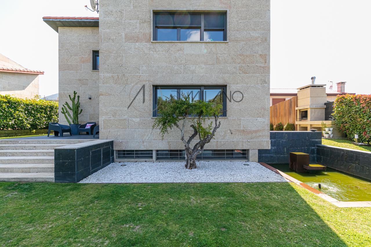 Exclusivo Chalet de Diseño en Lousado.
