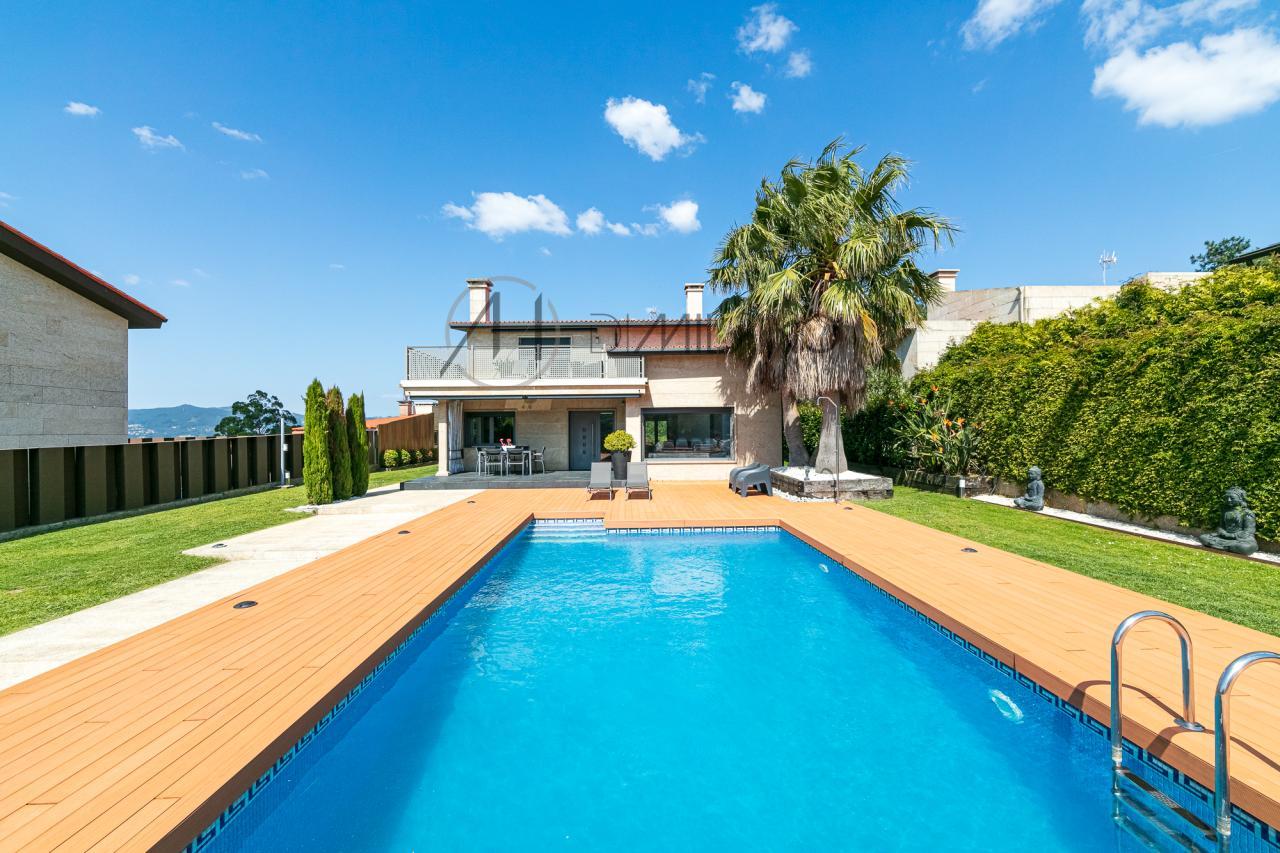 Exclusivo Chalet de Diseño en Lousado.