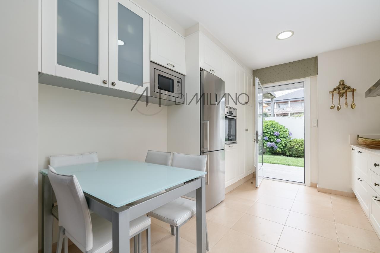 ¡Descubre tu hogar perfecto junto a la Playa de Samil en Vigo!