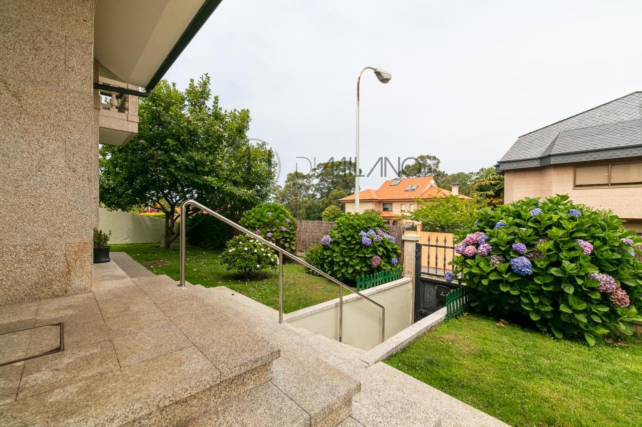 ¡Descubre tu hogar perfecto junto a la Playa de Samil en Vigo!