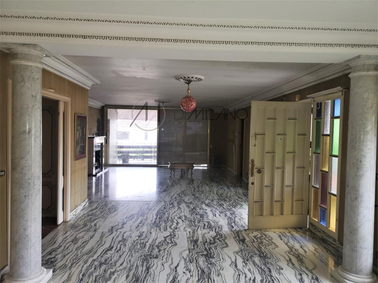 Exclusivo chalet para rehabilitar en el centro de la ciudad de Vigo