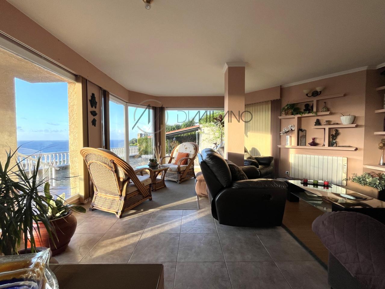 Espectacular chalet con vistas al mar Arteixo (A Coruña)
