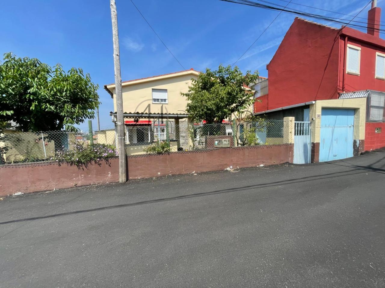Oportunidad de propiedad con dos viviendas en Matamá.