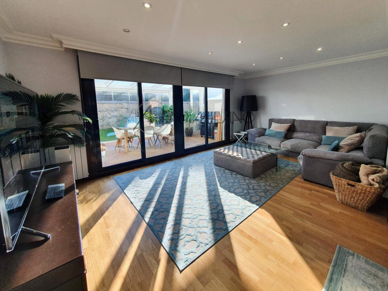 Chalet adosado en urbanización residencial en Sardoma, Vigo