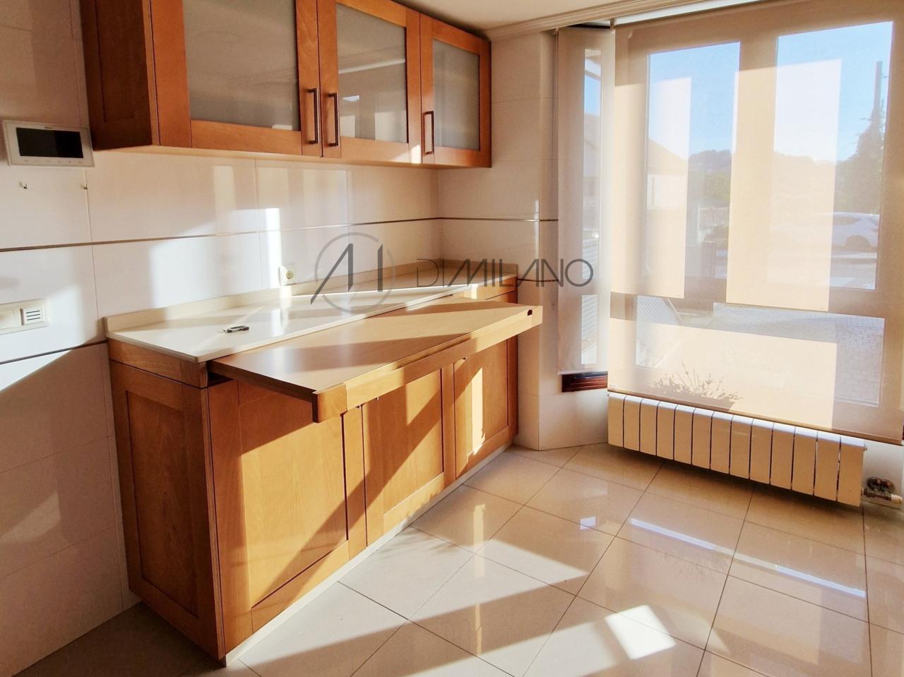 Chalet adosado en urbanización residencial en Sardoma, Vigo