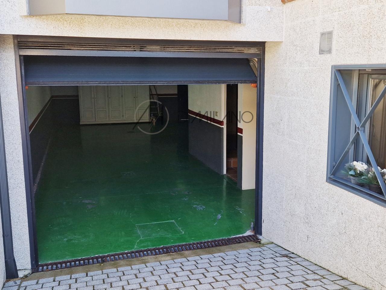 Chalet adosado en urbanización residencial en Sardoma, Vigo