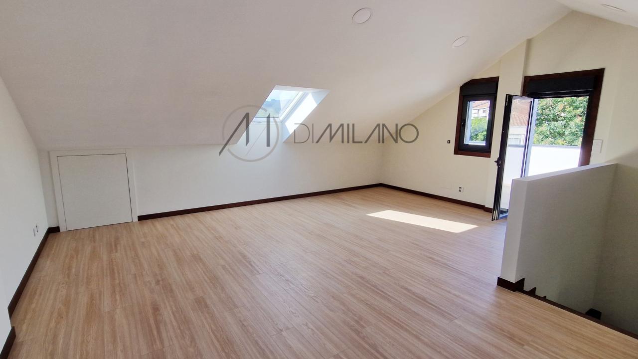 Chalet a estrenar en la urbanización Puente Romano, en Baiona