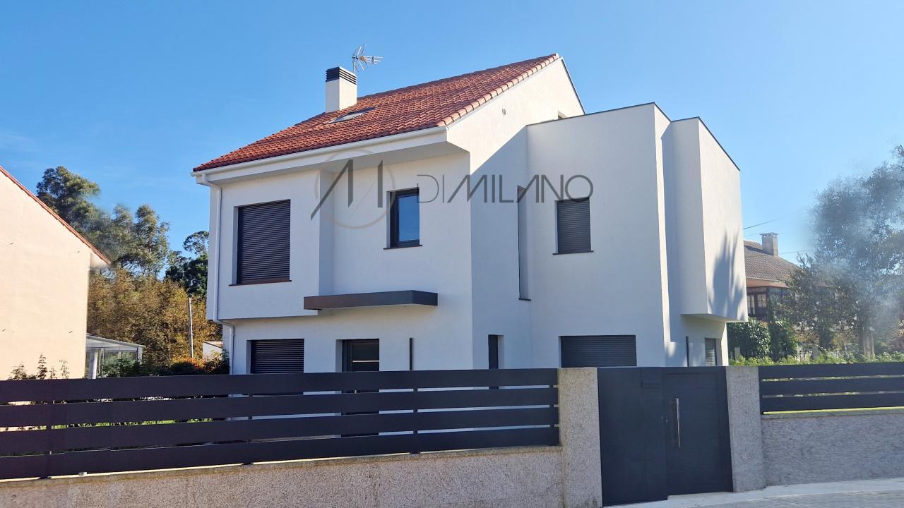 Chalet a estrenar en la urbanización Puente Romano, en Baiona
