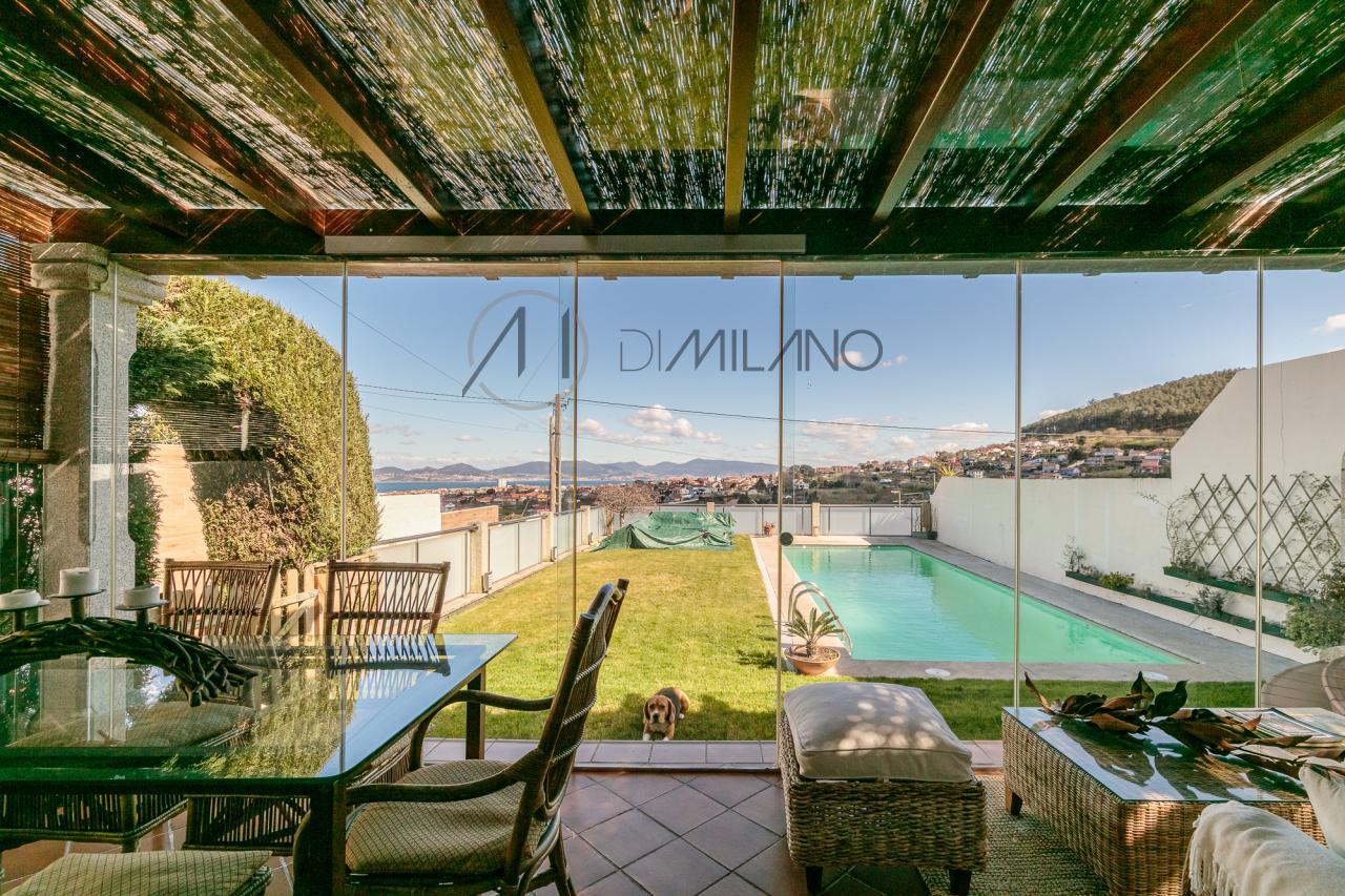 Chalet con piscina y vistas al mar en Saiáns, Vigo