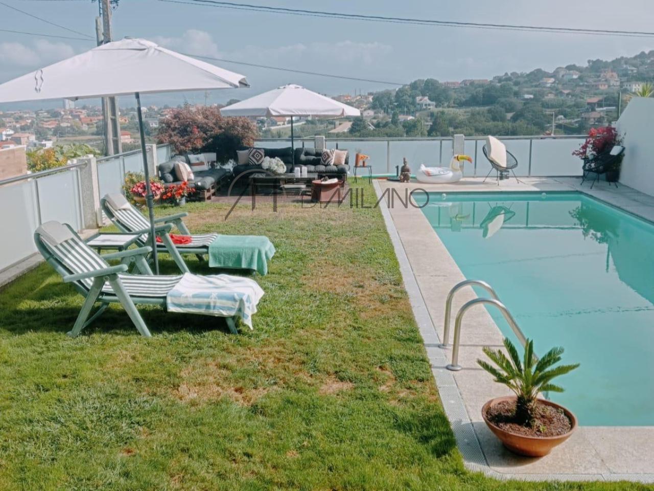 Chalet con piscina y vistas al mar en Saiáns, Vigo
