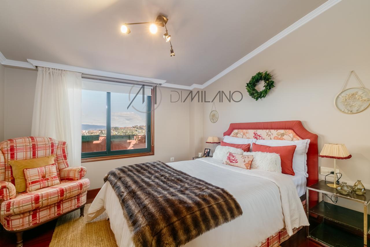 Chalet con piscina y vistas al mar en Saiáns, Vigo