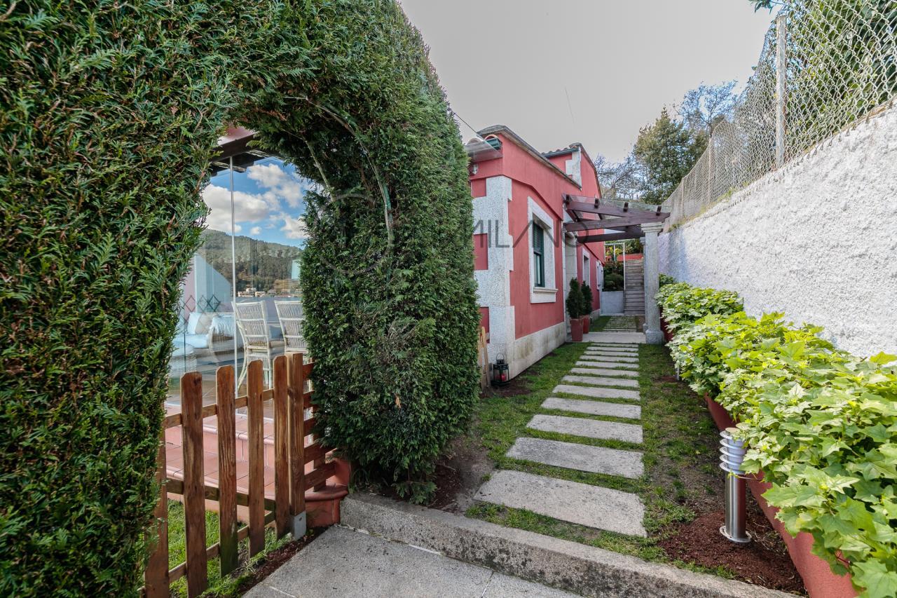 Chalet con piscina y vistas al mar en Saiáns, Vigo