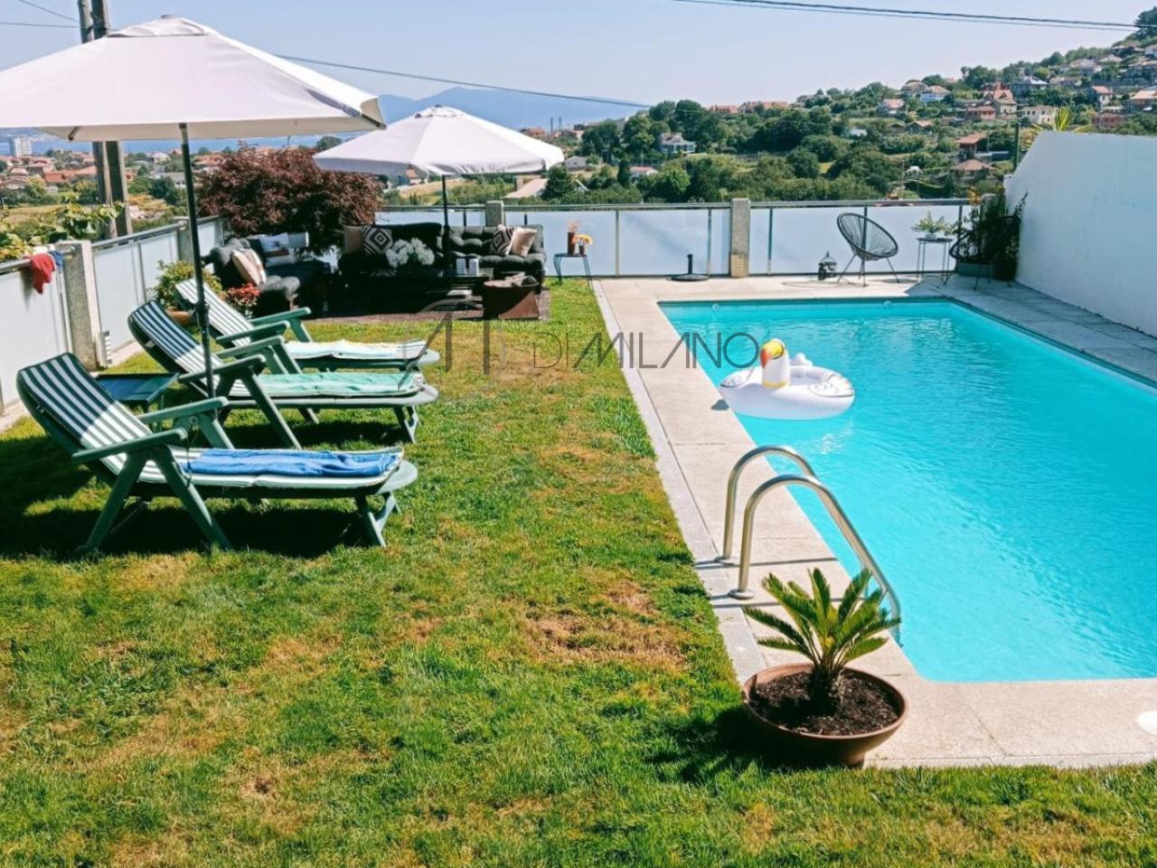 Chalet con piscina y vistas al mar en Saiáns, Vigo