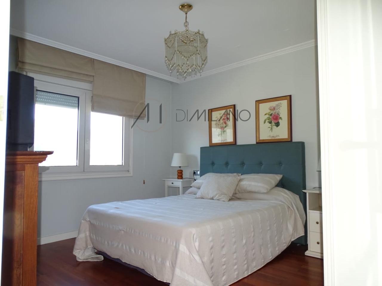 Casa de piedra reformada en A Graña - Bueu, con terraza y vistas al mar y la montaña