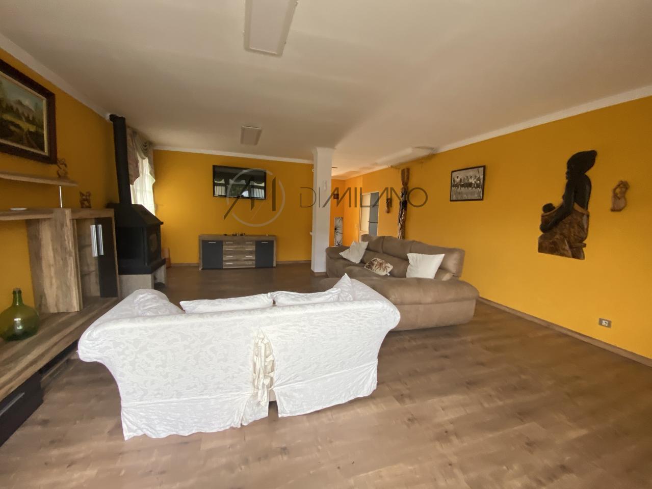 Casa de piedra en Mos
