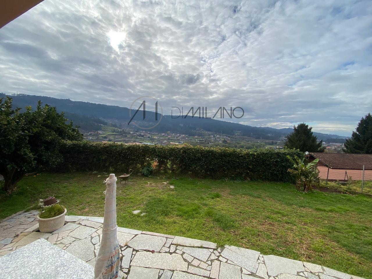 Casa de piedra en Mos