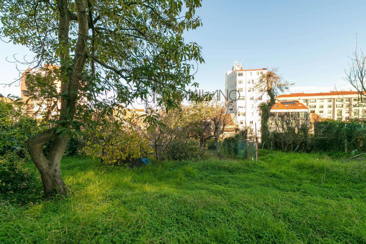 Vivienda con terreno en el corazón de Bouzas