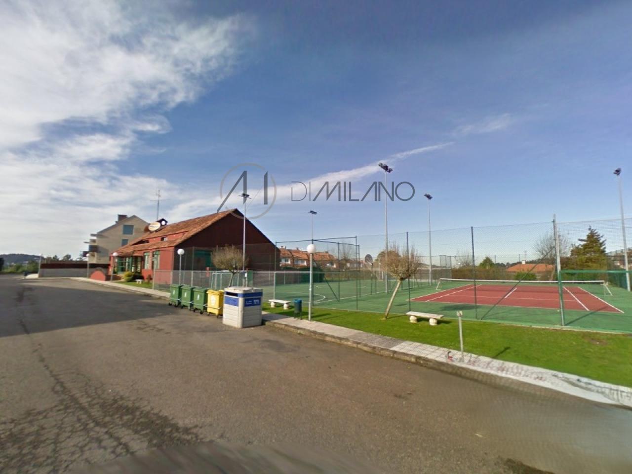 Chalet adosado en urbanización Puente Romano de Baiona.