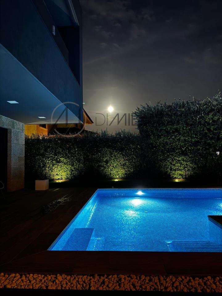 Exclusivo Chalet de Lujo y Diseño en Alcabre