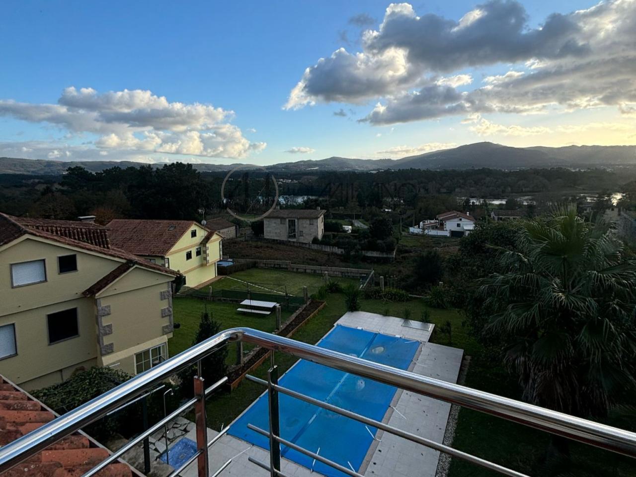 Exclusiva propiedad con vistas al río Miño - Una joya única en Tomiño