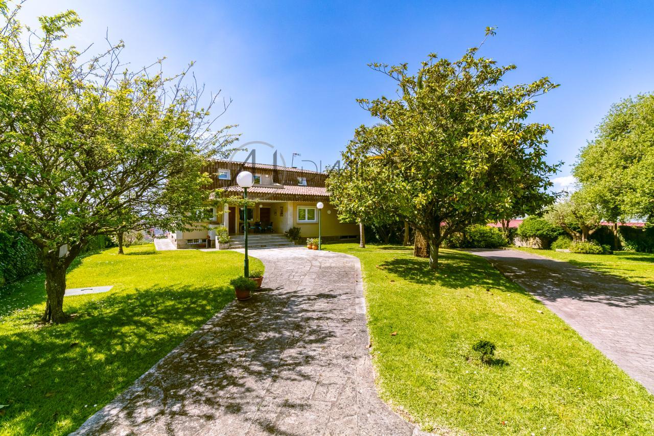 Exclusivo chalet en Castrelos, con vistas a las Islas Cíes.