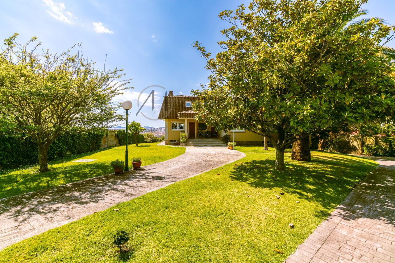 Exclusivo chalet en Castrelos, con vistas a las Islas Cíes.