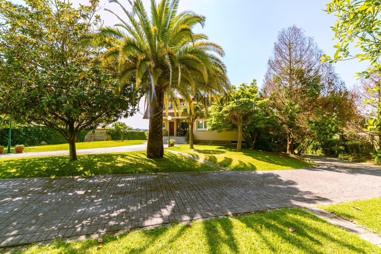 Exclusivo chalet en Castrelos, con vistas a las Islas Cíes.