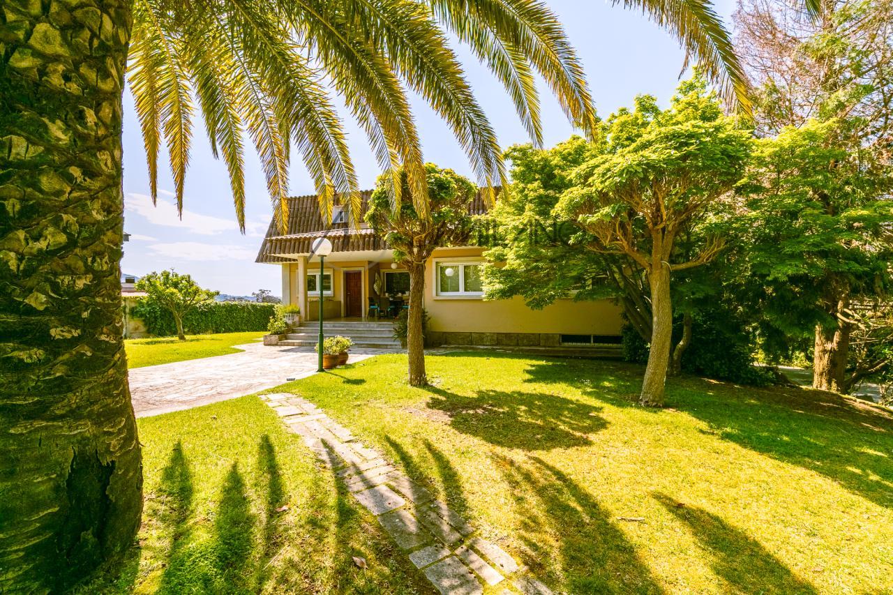 Exclusivo chalet en Castrelos, con vistas a las Islas Cíes.