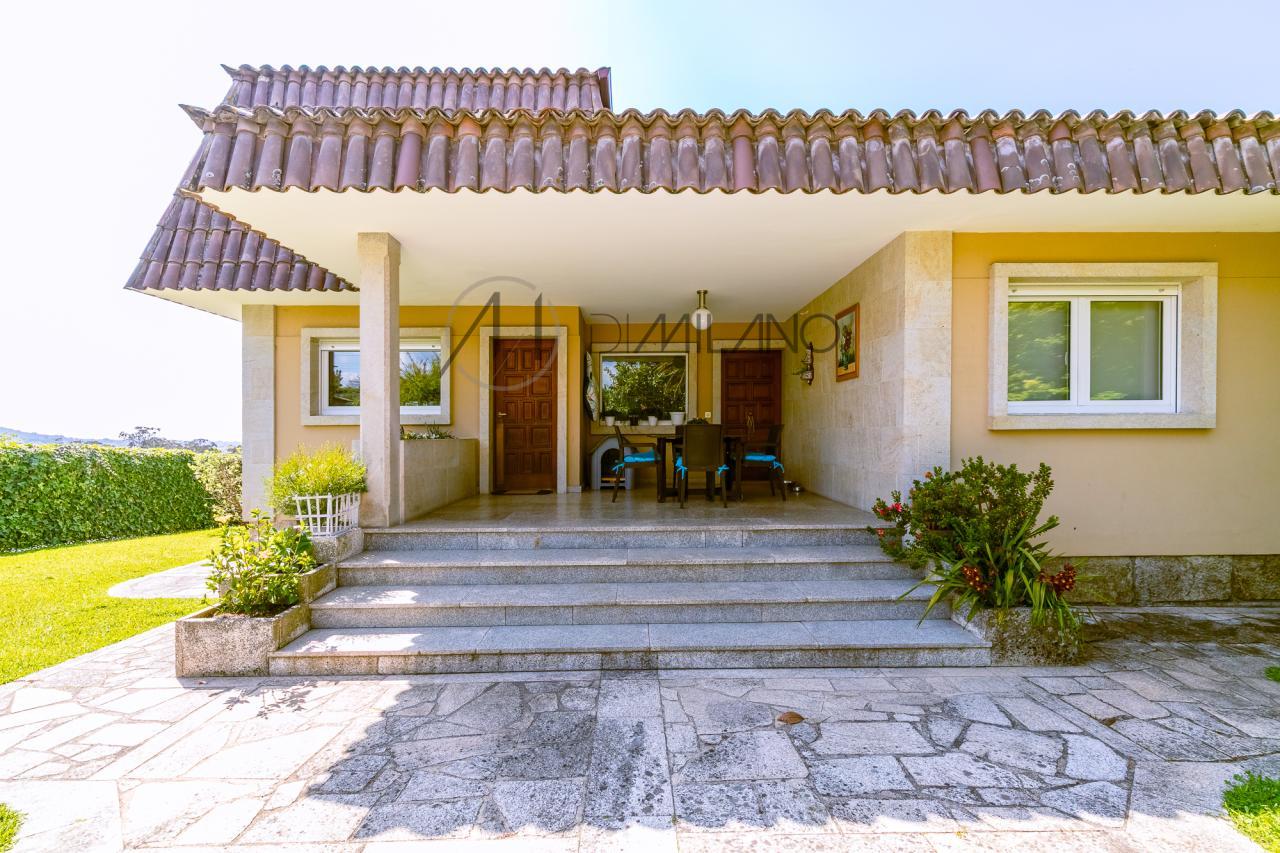 Exclusivo chalet en Castrelos, con vistas a las Islas Cíes.
