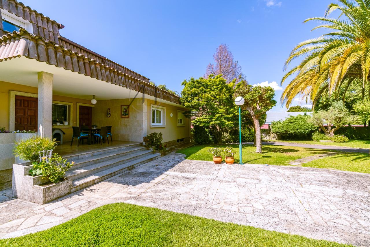 Exclusivo chalet en Castrelos, con vistas a las Islas Cíes.