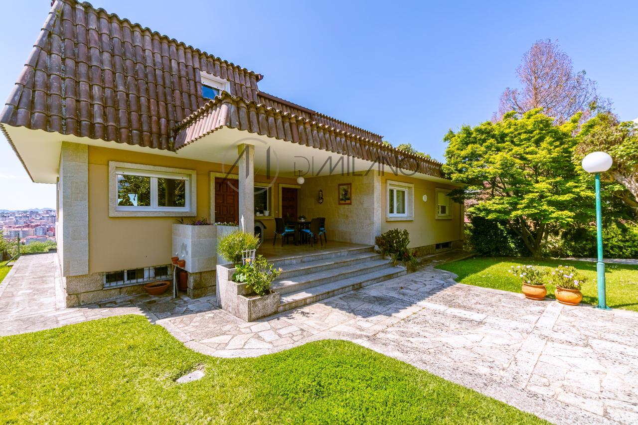 Exclusivo chalet en Castrelos, con vistas a las Islas Cíes.