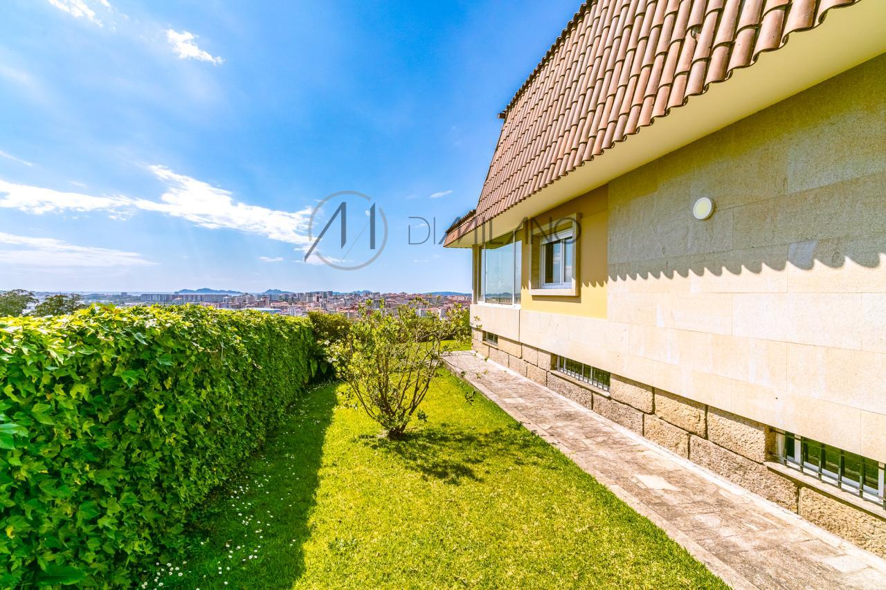 Exclusivo chalet en Castrelos, con vistas a las Islas Cíes.