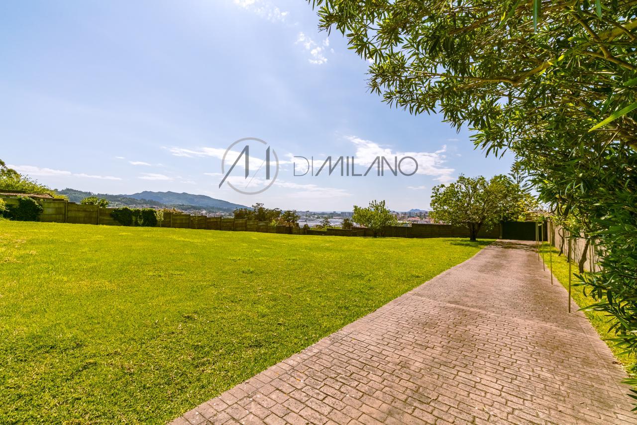 Exclusivo chalet en Castrelos, con vistas a las Islas Cíes.