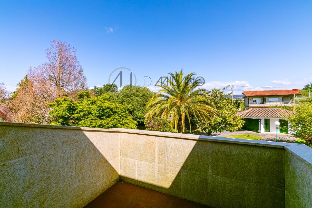 Exclusivo chalet en Castrelos, con vistas a las Islas Cíes.
