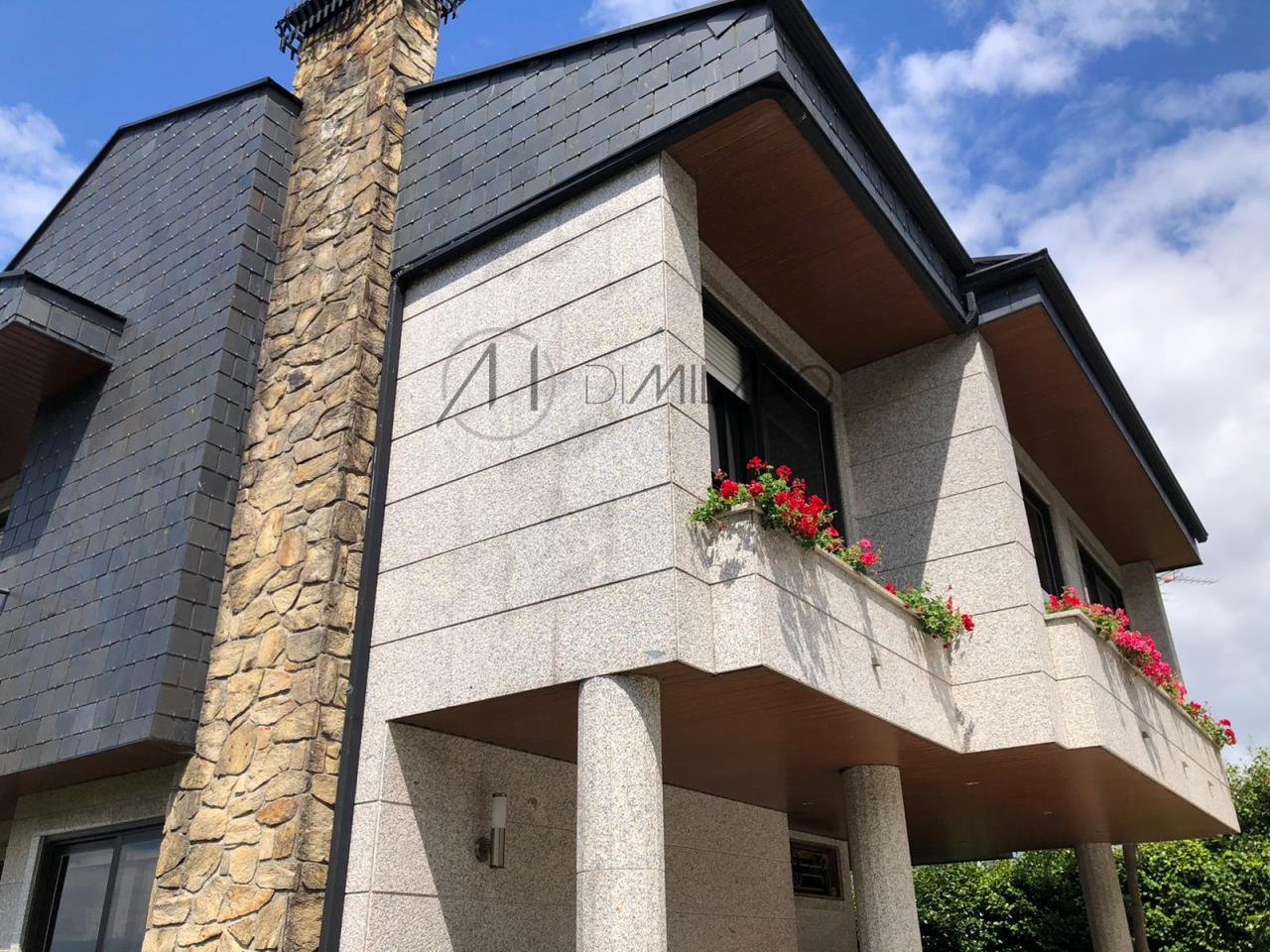 Magnifico chalet de piedra, con piscina e inmejorables vistas de la Ría de Vigo