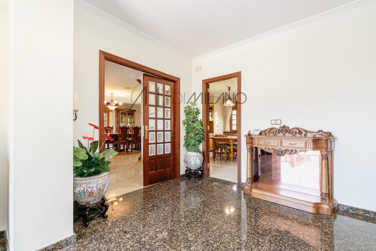 Casa de piedra en Ribadumia: Encanto rural cerca del mar.