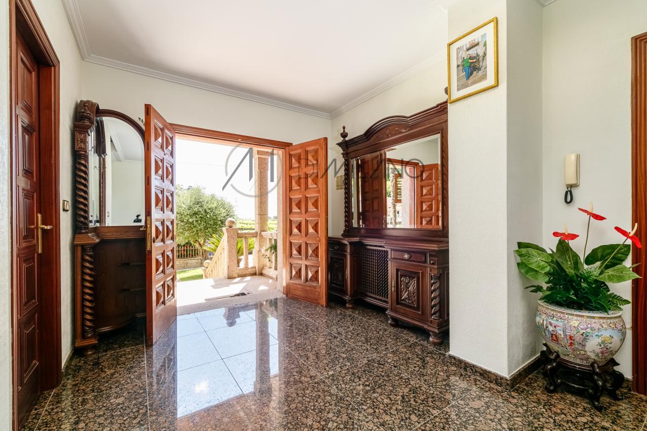 Casa de piedra en Ribadumia: Encanto rural cerca del mar.