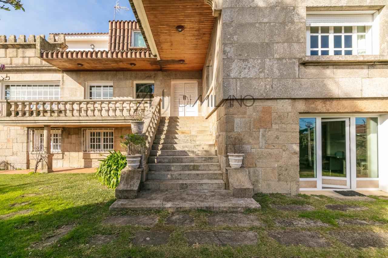 Chalet de piedra en Navia-Samil, Vigo