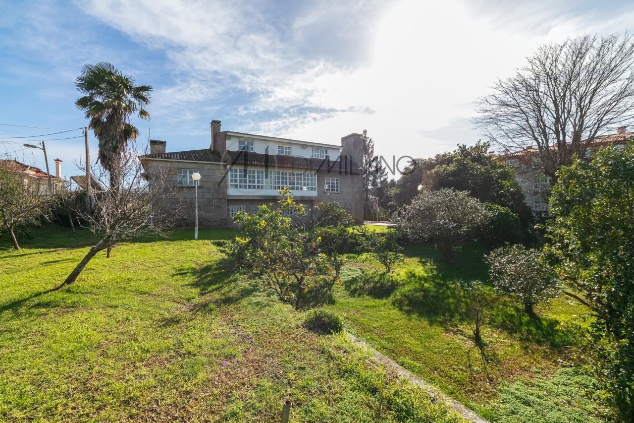 Chalet de piedra en Navia-Samil, Vigo