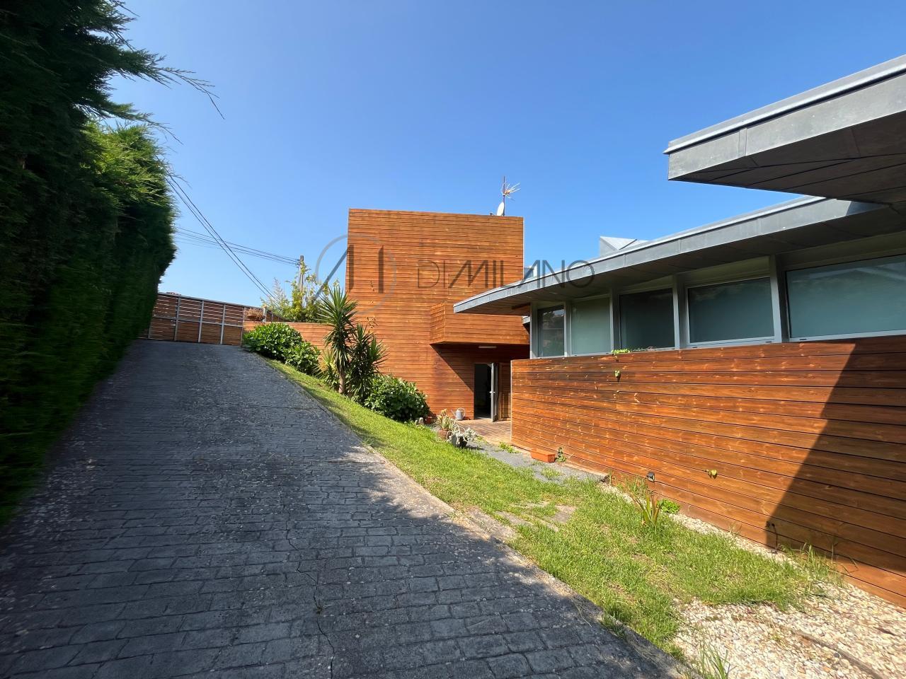 Exclusiva casa de diseño con vistas inmejorables en Nigrán