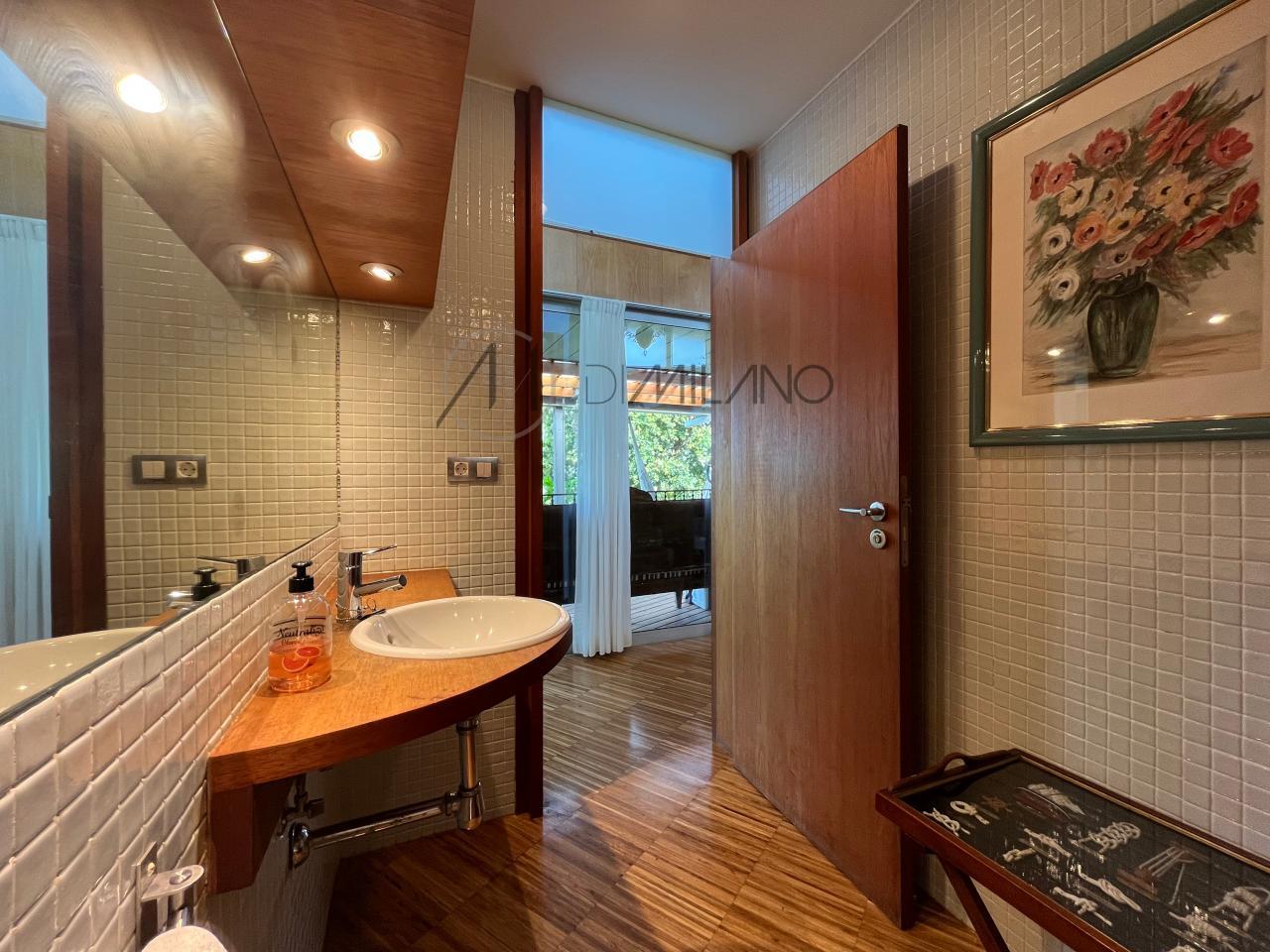 Exclusiva casa de diseño con vistas inmejorables en Nigrán