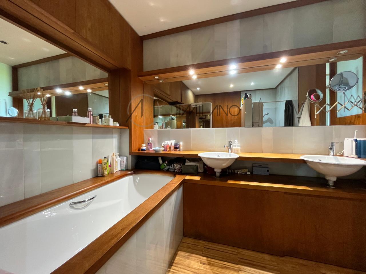 Exclusiva casa de diseño con vistas inmejorables en Nigrán