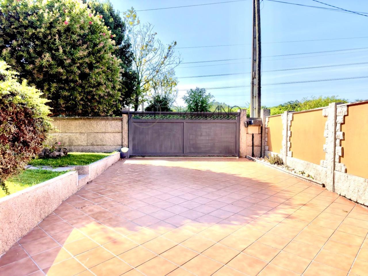Un hogar con encanto y piscina en Porriño