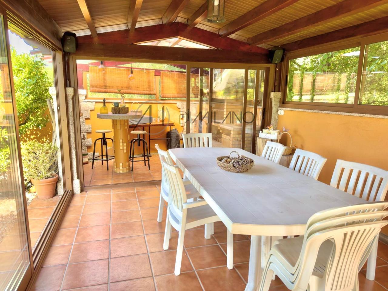 Un hogar con encanto y piscina en Porriño
