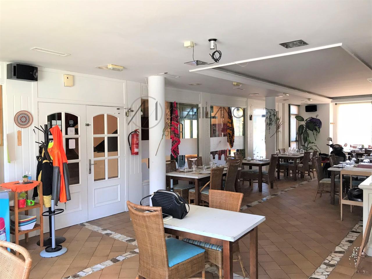 Coqueto Restaurante con preciosa terraza en un entorno tranquilo y exclusivo