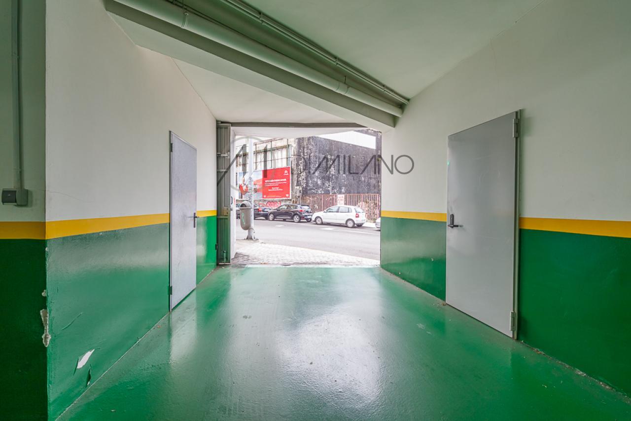 Rentabiliza tu inversión con este amplio y céntrico local con 17 plazas de garaje en pleno centro de Vigo