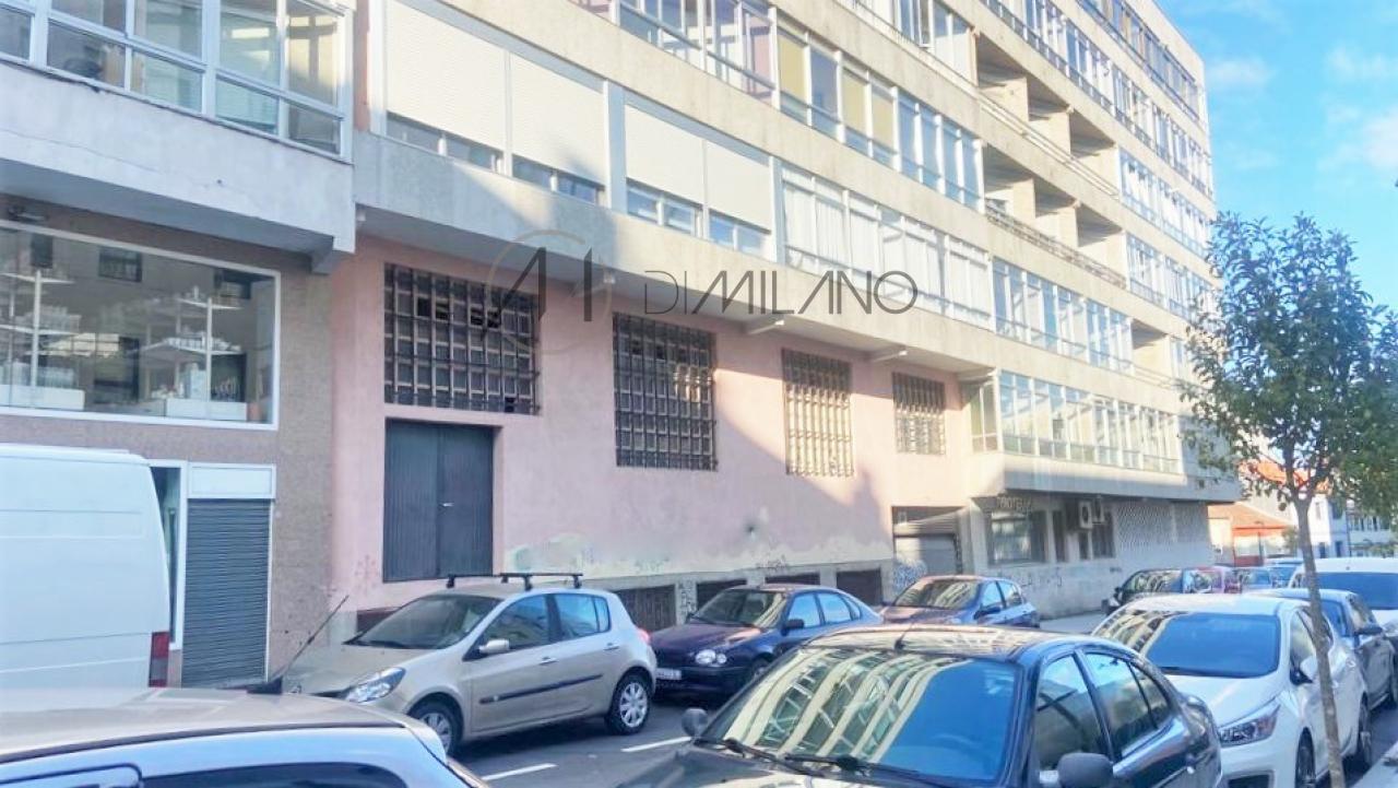 Local comercial próximo al Hospital de Fstima