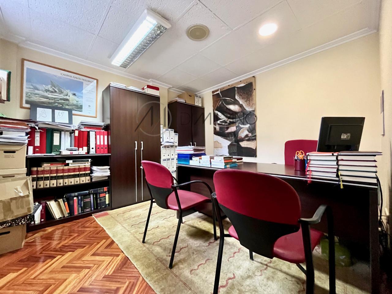 Venta de Despacho Profesional en el Corazón de Vigo